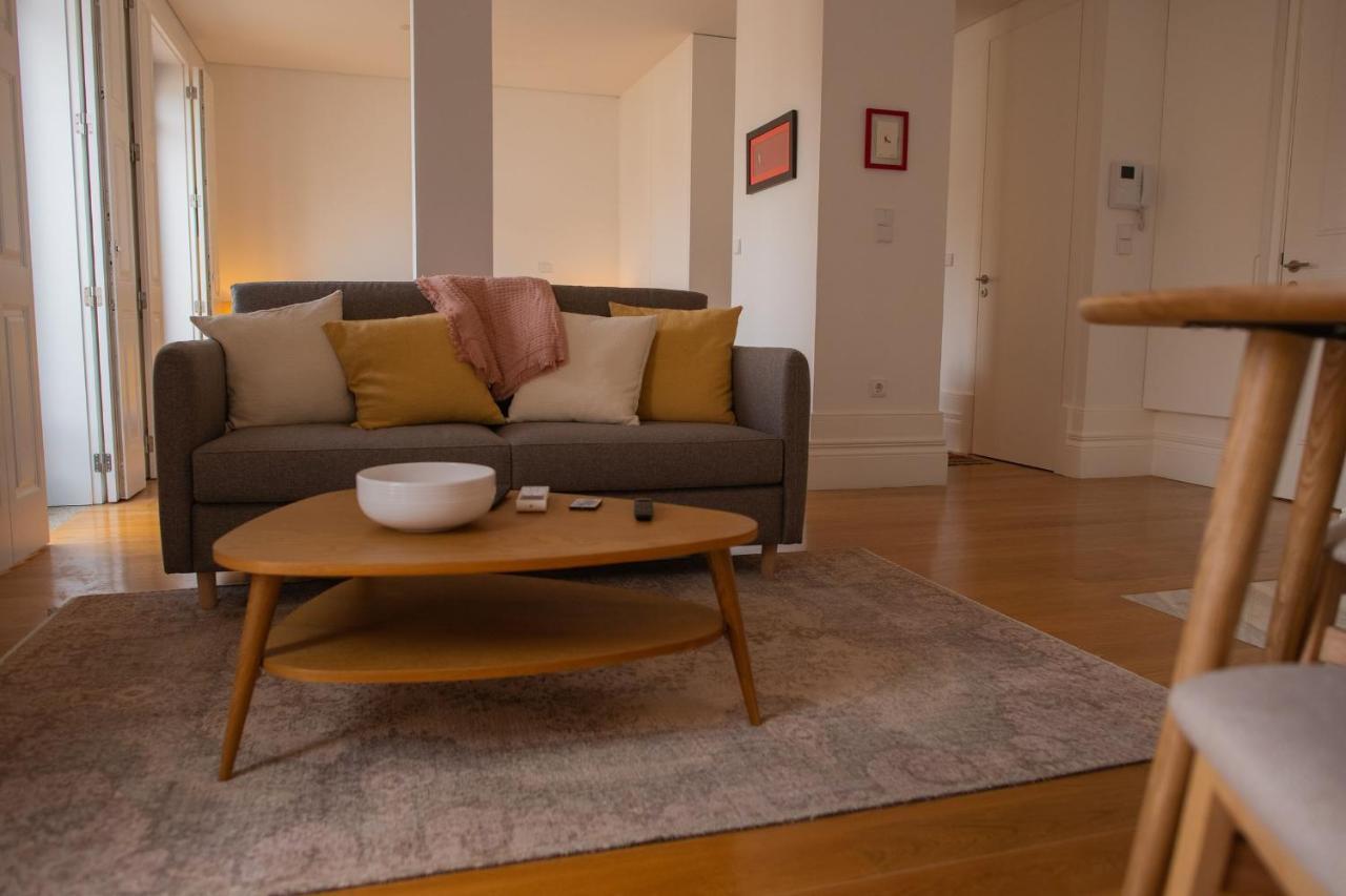 Spacious Studio W/ Balcony & Ac By Lovelystay OOporto Exterior foto
