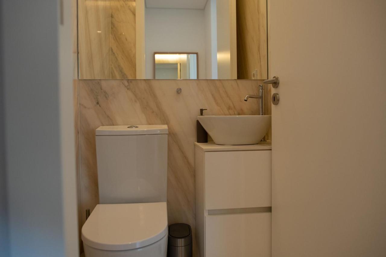 Spacious Studio W/ Balcony & Ac By Lovelystay OOporto Exterior foto